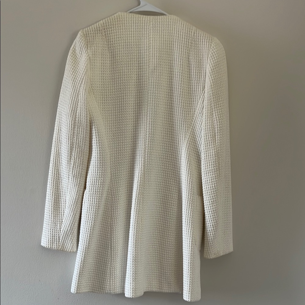 Elegant Cream Jacket - Picture 4 of 6